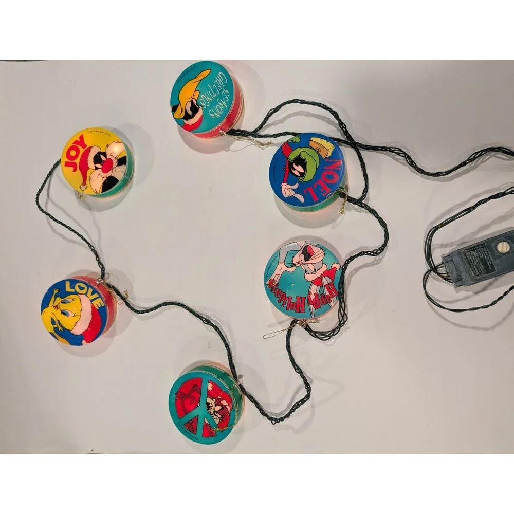 Vintage RARE Warner Bros Looney Tunes String Lights Ribbon Spool Design